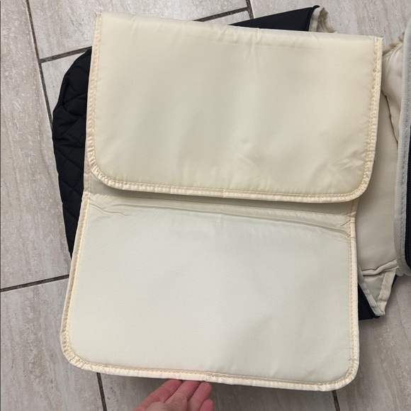 Kaiser Permanente New Mom Bundle Diaper Bag Changing Pad Blanket Hospital Gown - Picture 3 of 6